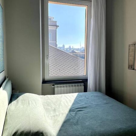 Apartament Overlooking The Porto Antico Of Genua Zewnętrze zdjęcie